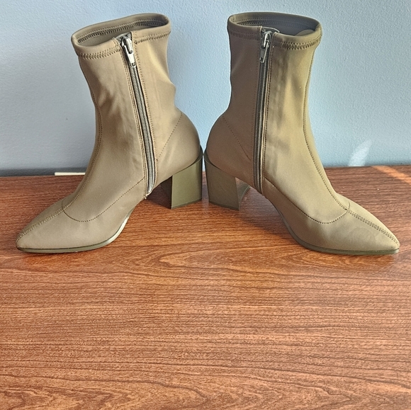 Aldo Adwigocia Sock Boots Size 6 Block heel Zip Closure Rubber sole GREEN - Picture 2 of 12